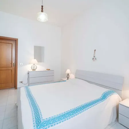 Onda Blu Apartment *